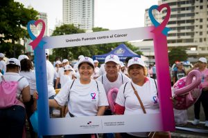 caminata de la cinta rosada y celeste