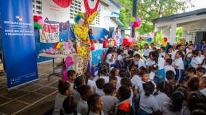 Mitradel lleva alegría a niños y adolescentes del sector de Las Trancas en San Miguelito