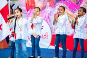 Presentación estudiantes alusivas a fiestas patrias