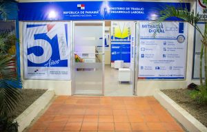 Mitradel brinda orientación e información sobre programas institucionales en 49ava. Feria Internacional de Veraguas