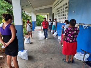 En Veraguas entregan bolsas con alimentos a menores en riesgo de trabajo infantil