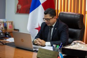 Viceministro de Trabajo expone ante la Cámara Americana de Comercio normativas de la Ley 201