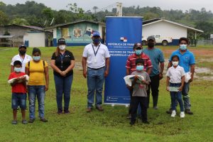 Entregan becas contra el trabajo infantil en áreas de difícil acceso de la provincia de Veraguas