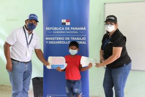 Entregan becas contra el trabajo infantil en áreas de difícil acceso de la provincia de Veraguas