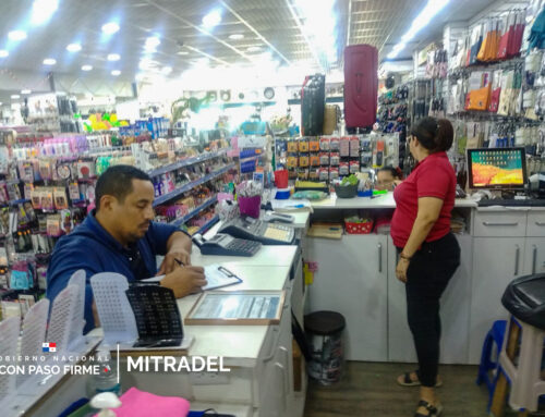 Mitradel verifica cumplimiento de normas laborales en comercios de Los Santos y Herrera